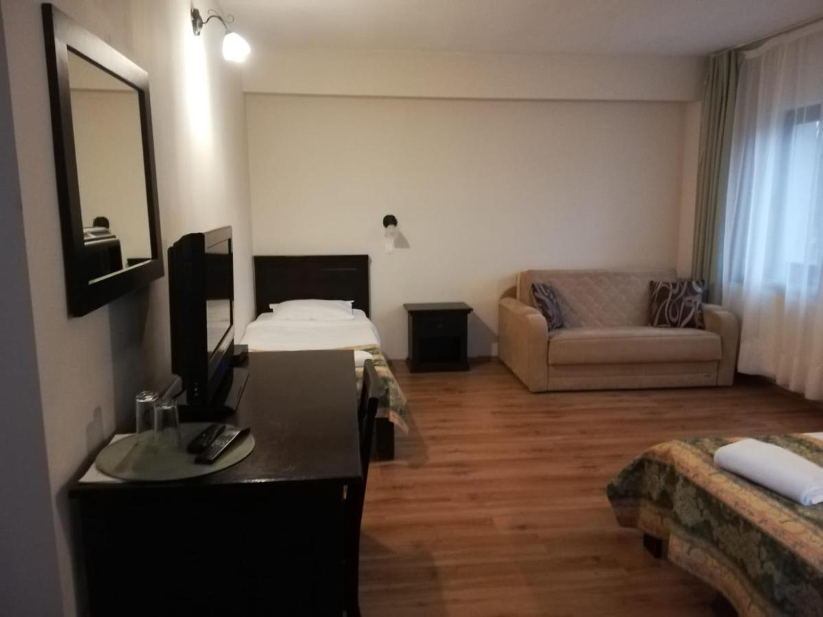 Complexul Turistic Cheile Butii Hotel Cîmpu lui Neag Eksteriør billede