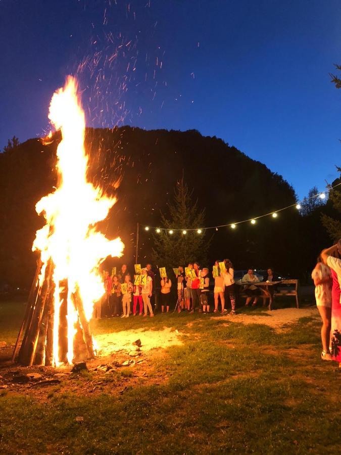Complexul Turistic Cheile Butii Hotel Cîmpu lui Neag Eksteriør billede