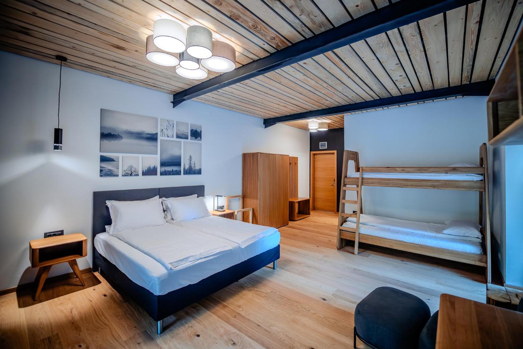 Complexul Turistic Cheile Butii Hotel Cîmpu lui Neag Eksteriør billede