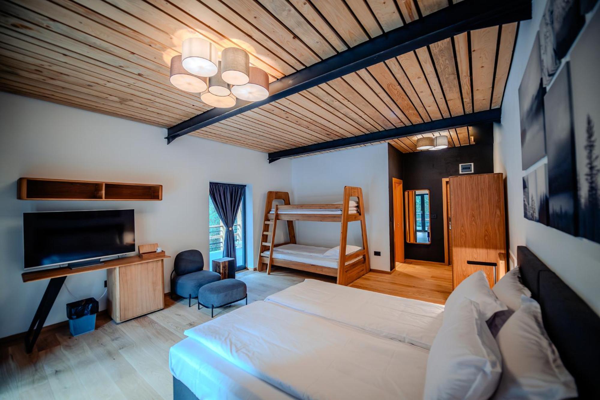 Complexul Turistic Cheile Butii Hotel Cîmpu lui Neag Eksteriør billede